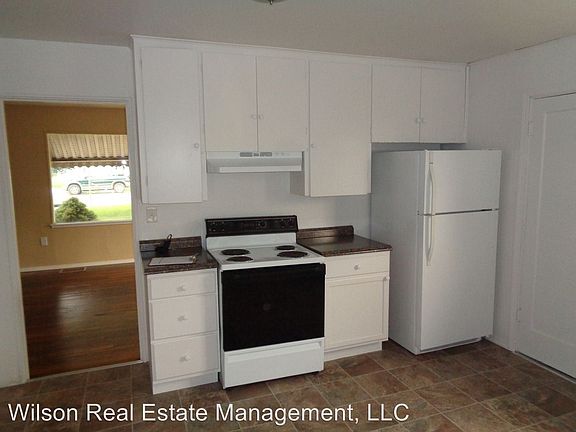 3rd image of 909 S 1st Ave