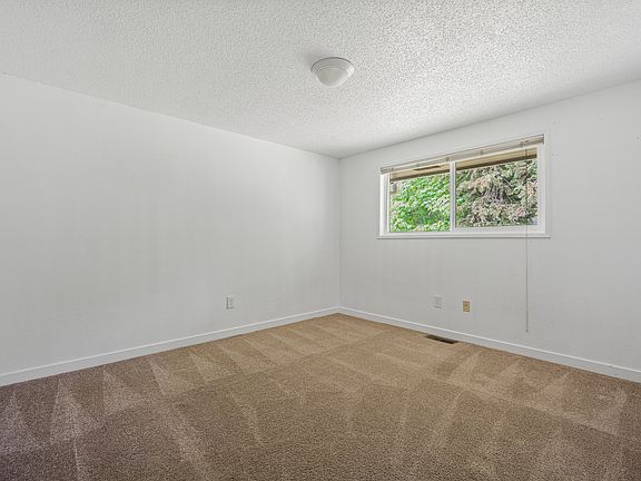 3rd image of 9411 147th St E #9411