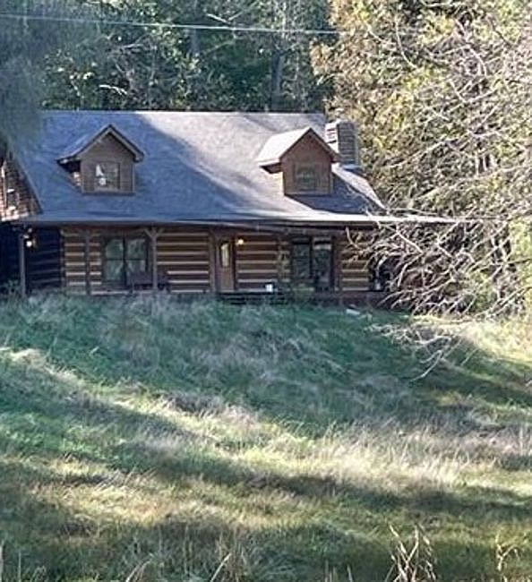 2nd image of 740A Leath Chapel Rd