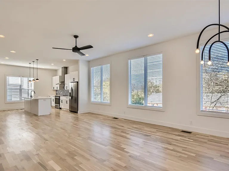 401 Serenity Ln — Photo 11