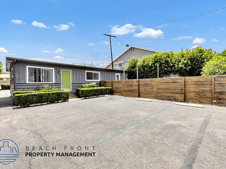 2674 Elden Ave. — Photo 14