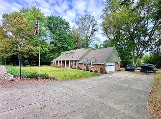 108 Park Ln, New Castle, PA