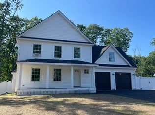 85 Chamberlain Rd, Scarborough, ME 04074