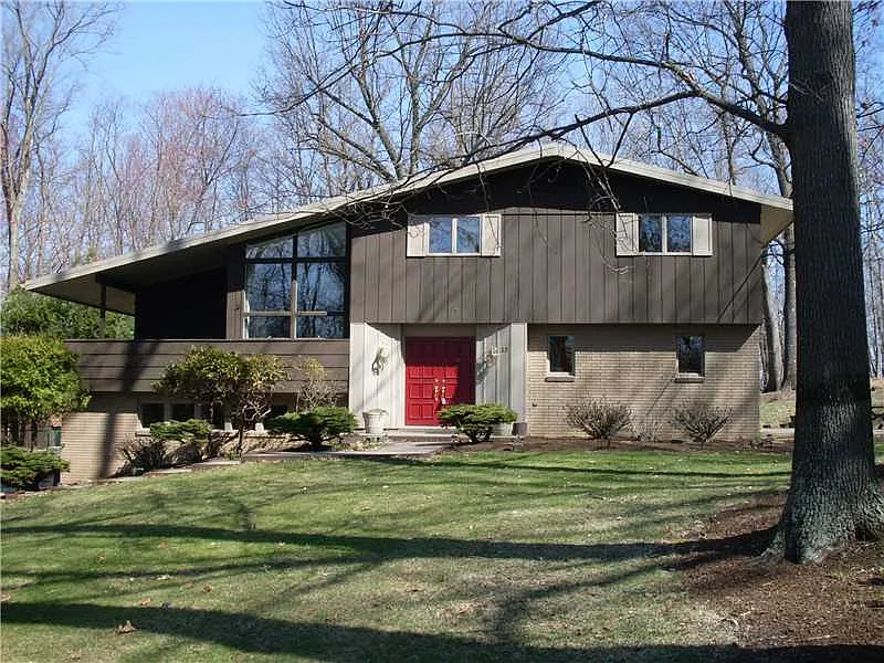15 Oak Forest Rd photo 1