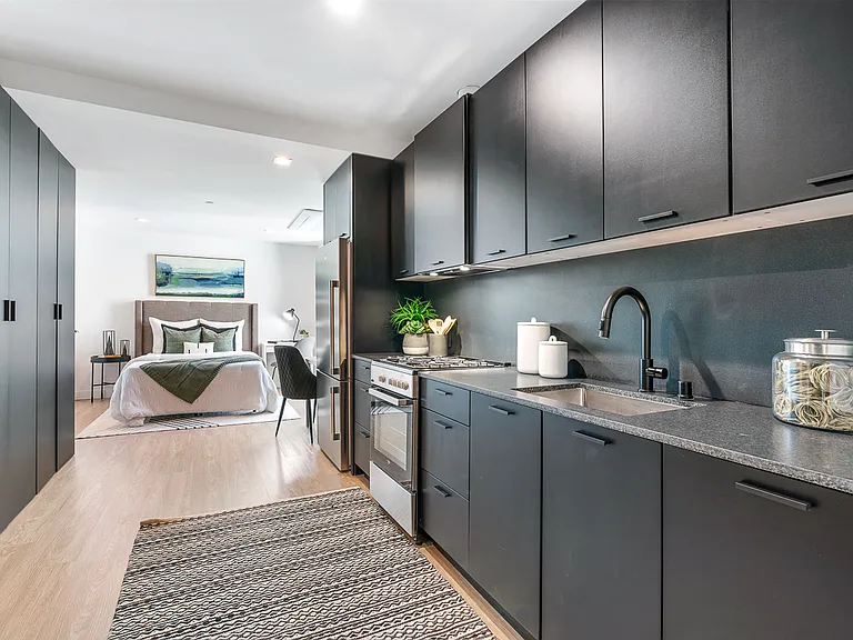 Venue Residences — Photo 34
