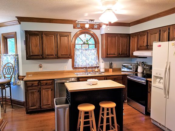 Kitchen is very spacious