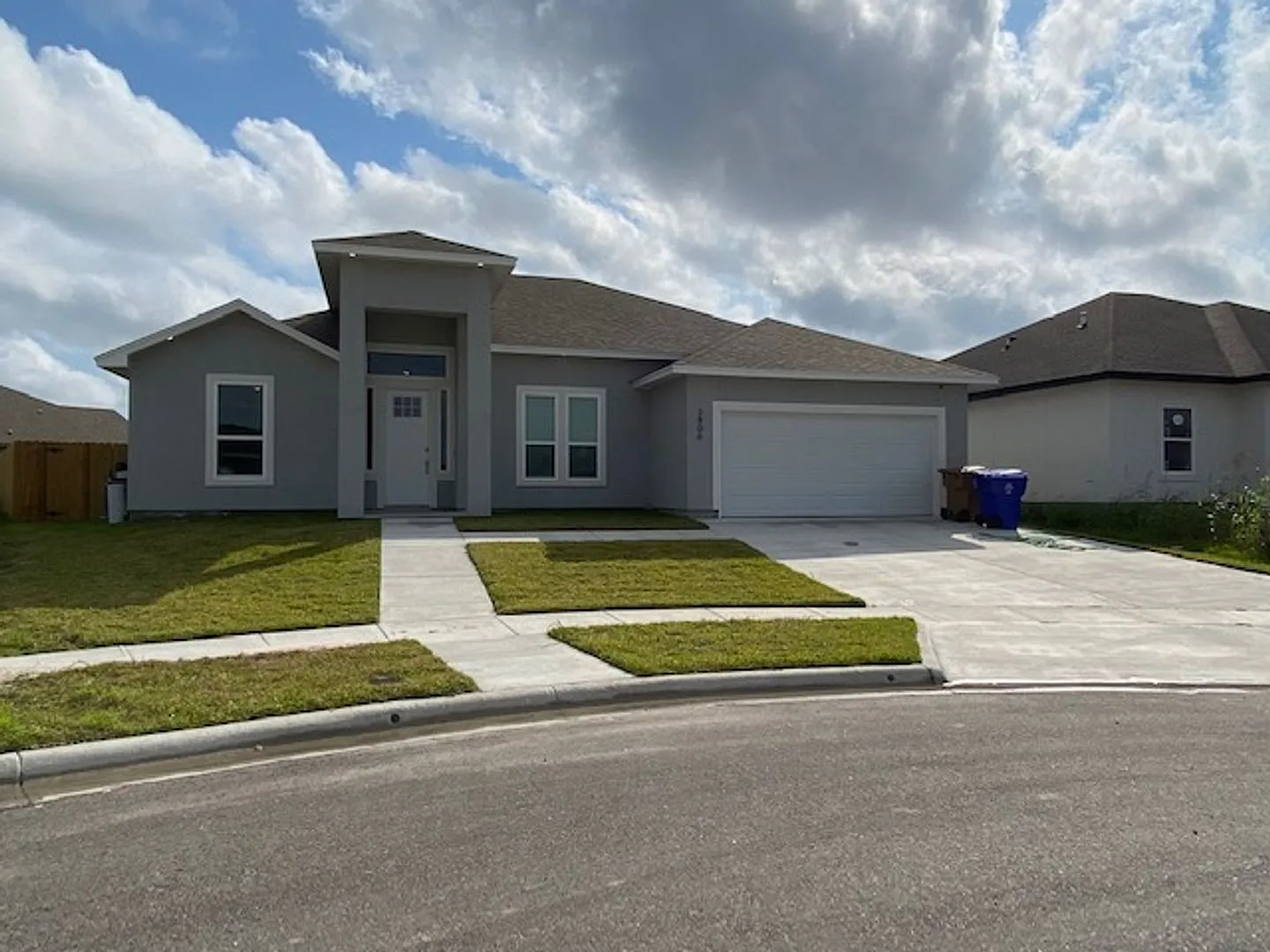 Stunning Southside Home w/ Solar Panels! — Photo 1