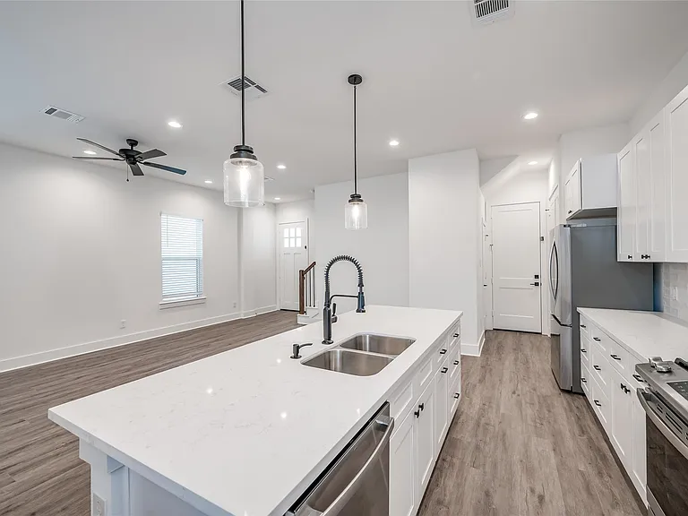 1216 McNeil St — Photo 8