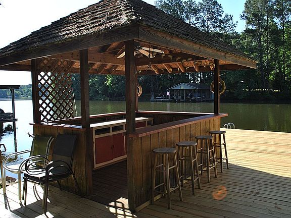 Tiki bar - great views