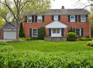 1129 Golfview Rd, Glenview, IL 60025