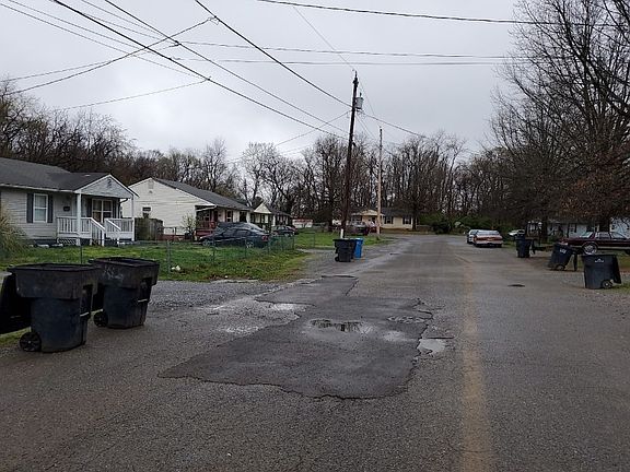 5th image of 838 Kellogg Ave NW