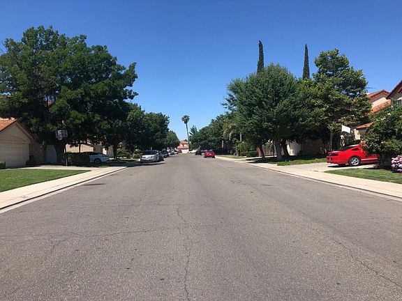 4th image of 1736 Volendam Ave