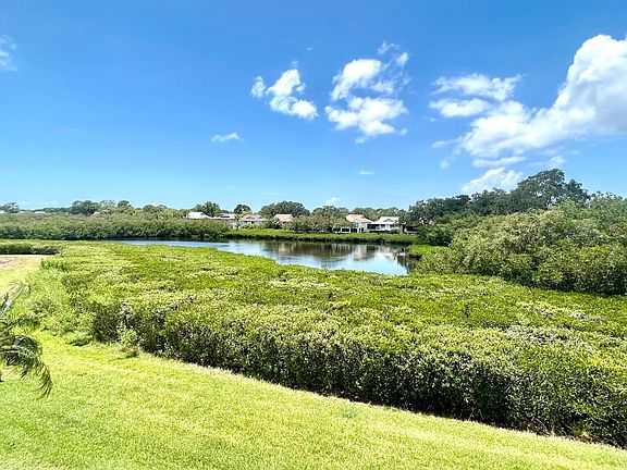 3rd image of 1006 Lake Avoca Dr