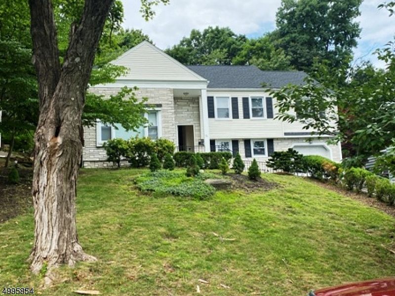 1st image of 14 Highland Dr