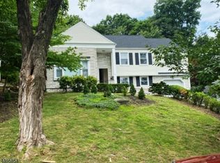14 Highland Dr, Livingston, NJ 07039