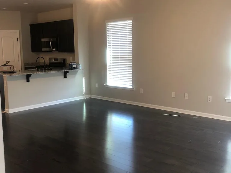 418 Berg Ct — Photo 4