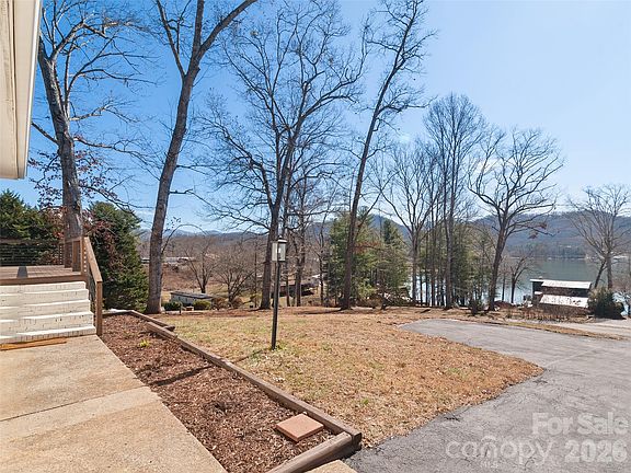 5th image of 128 Cardinal Ln