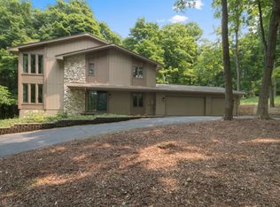 N1546 Hardwood Dr, Lake Geneva, WI 53147