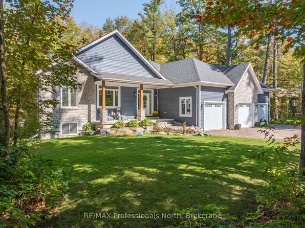 1034 Xavier St, Gravenhurst, ON P0E 1G0