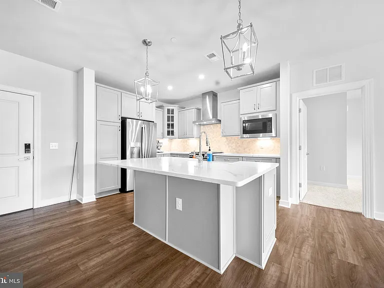 3927 Fair Ridge Dr #503 — Photo 4