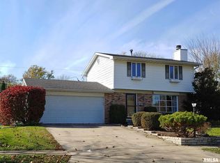 606 Devonshire Rd, Washington, IL 61571