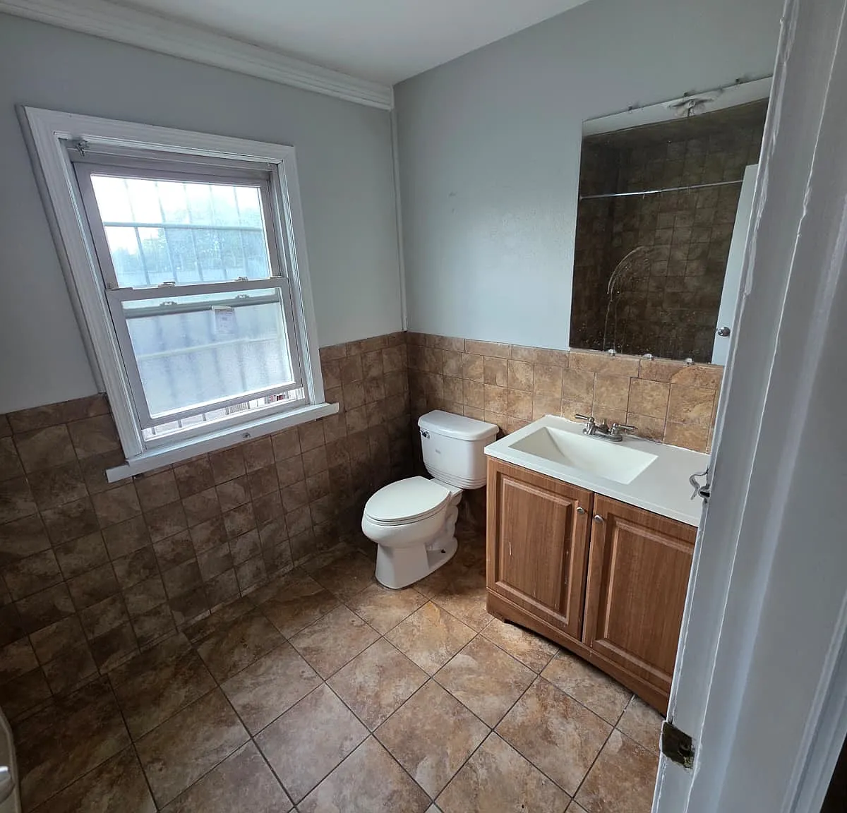 2 bed, 1100 sqft, $1,600 — Photo 3
