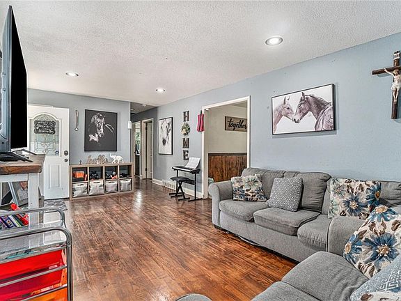 4th image of 2417 N 38th St