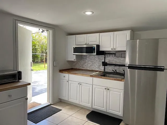 2 bed, 1.0 bath, 750 sqft, $2,400 — Photo 2