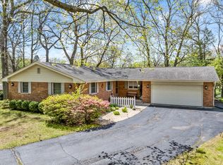 1111 Edgewood Cir, Rockford, IL 61108
