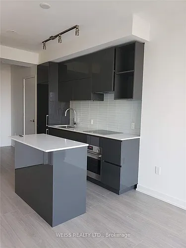 1 Yorkville Ave Photo 1