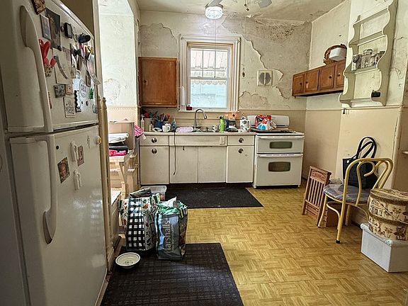 5th image of 808 Warwood Ave