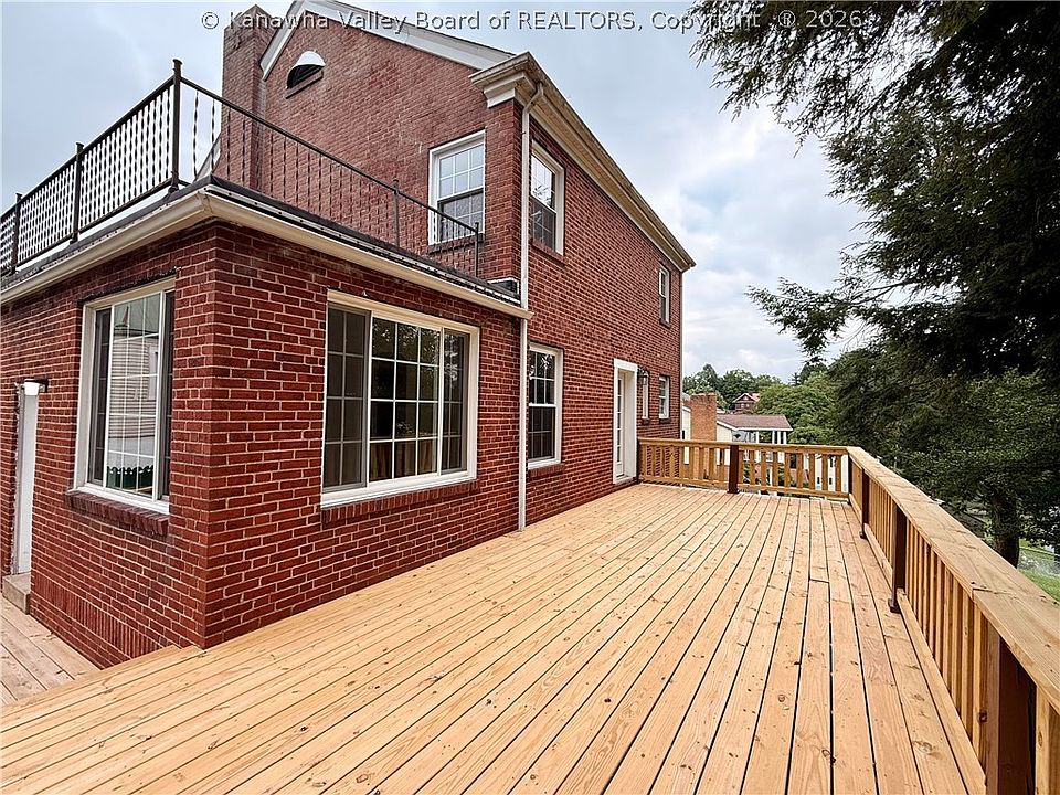 2nd image of 1026 Oakmont Rd