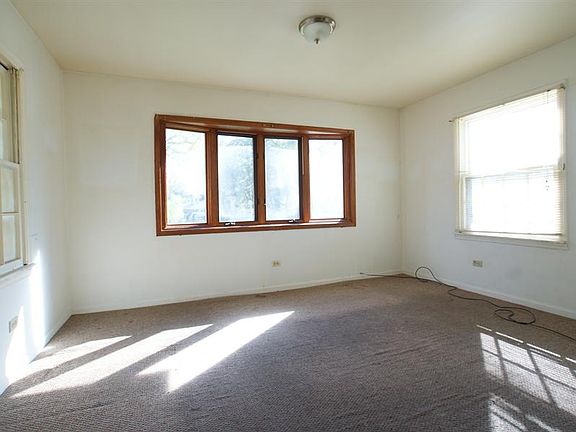 2nd image of 1726 Seymour Ave