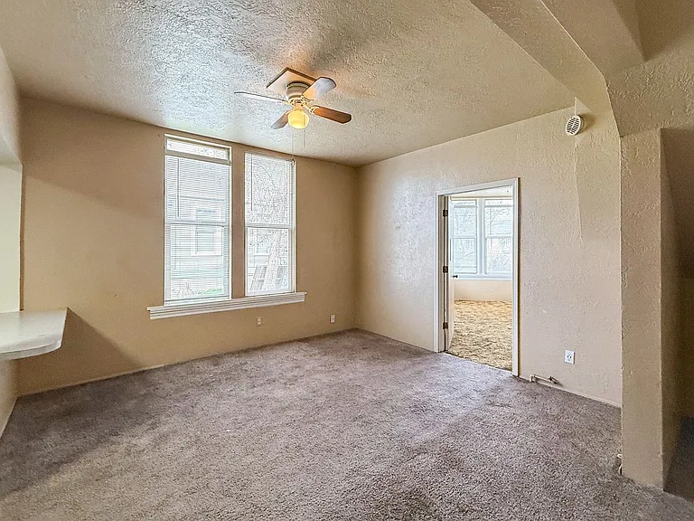 Fourth Avenue Six-Plex — Photo 7