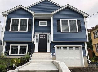 30 E Earle St, Cumberland, RI 02864