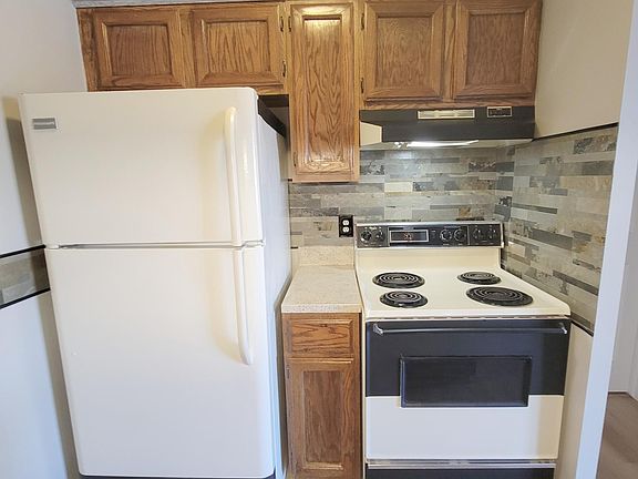 4th image of 16544 Clarkson Dr