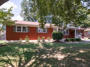 9018 Wooddale Dr, Louisville, KY 40272