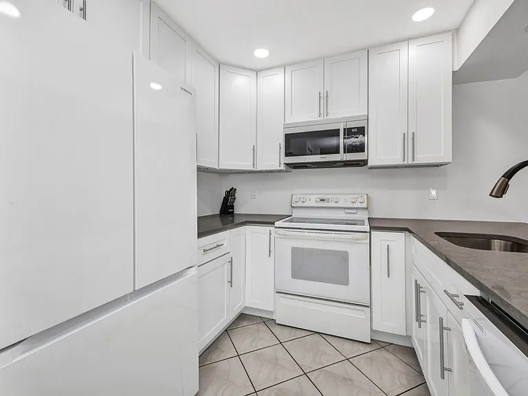 638 Bird Bay Dr E #201 — Photo 7