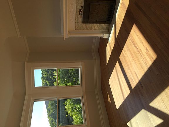 3rd image of 1810 Hyde St
