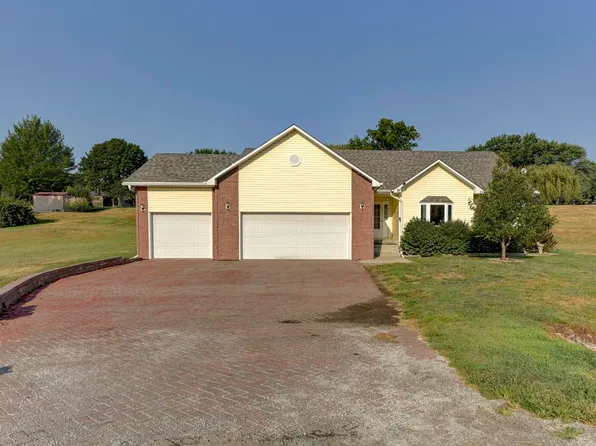 56302 220th St, Glenwood, IA 51534