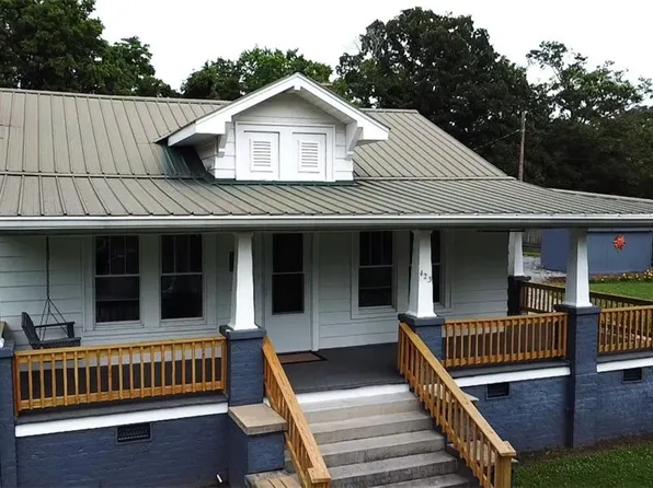423 Barnwell St, Thomasville, NC 27360