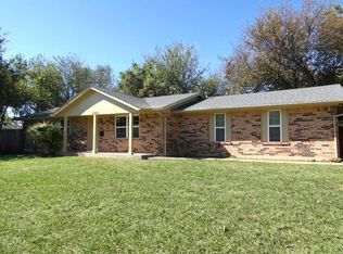 1000 Hargis Ln, Moore, OK 73160