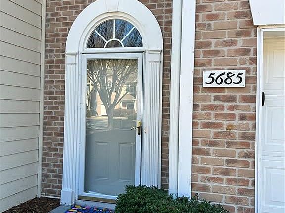 4th image of 5685 Terremont Cir