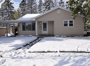 33 Jayne St, Algonquin, IL 60102