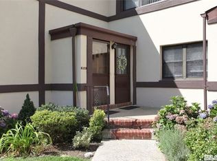 115 15th St APT A2, Garden City, NY 11530