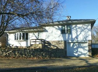 115 Thrush Ave, Pekin, IL