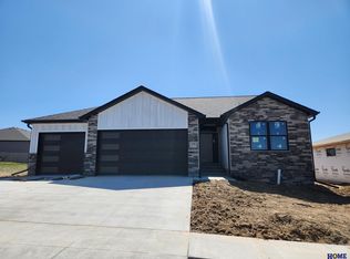 7719 Jimmie Ave, Lincoln, NE 68516