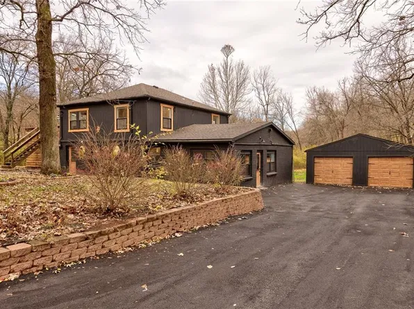 3935 Barnes Dr, Kansas City, KS 66109