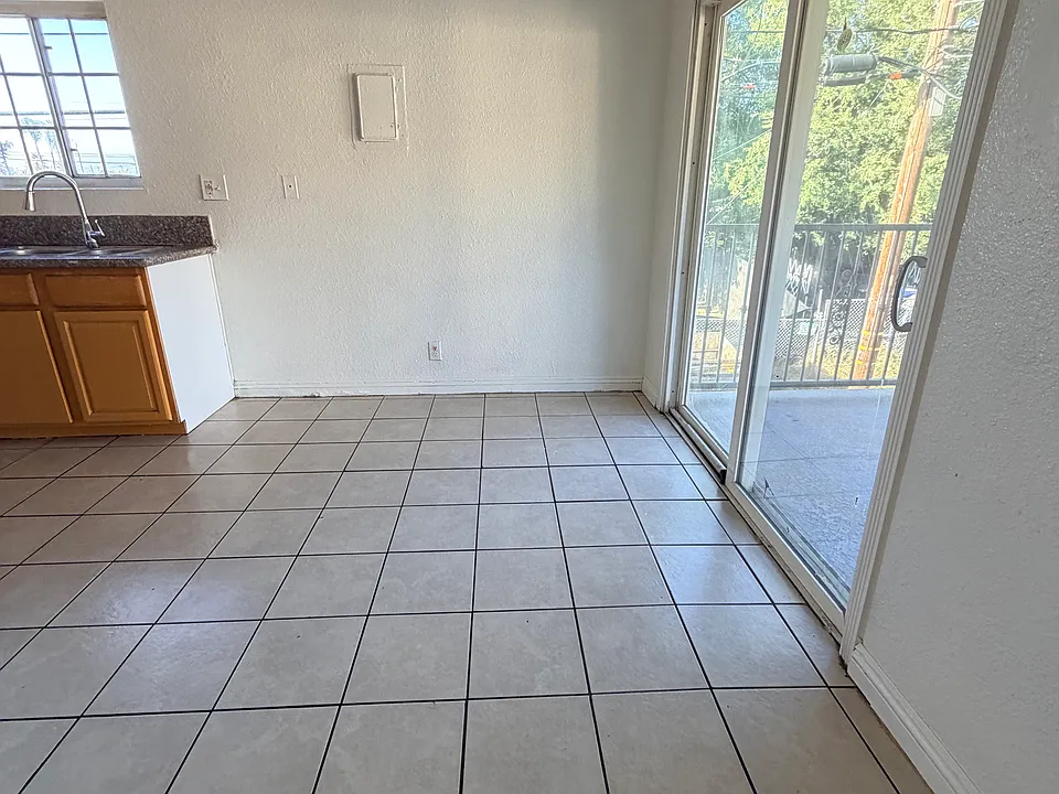 4592 Canoga St #D