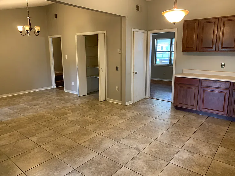 1527 Bennington Cv — Photo 16